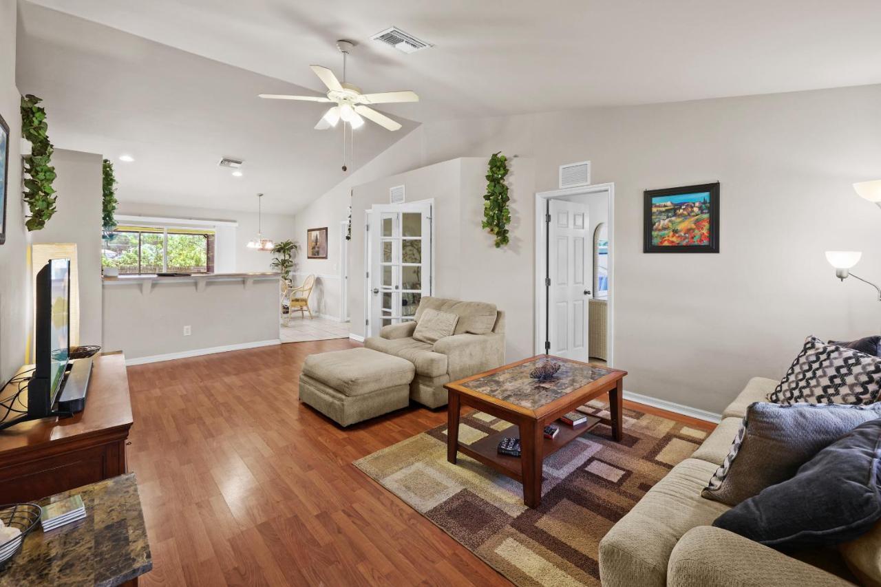 Family Vacation, Heated Pool, Wake Up To Enjoy The Sunrise - Villa Pine Island Cape Coral Exteriör bild