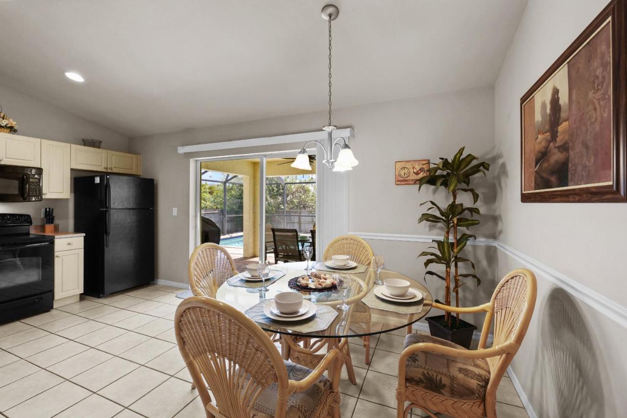 Family Vacation, Heated Pool, Wake Up To Enjoy The Sunrise - Villa Pine Island Cape Coral Exteriör bild