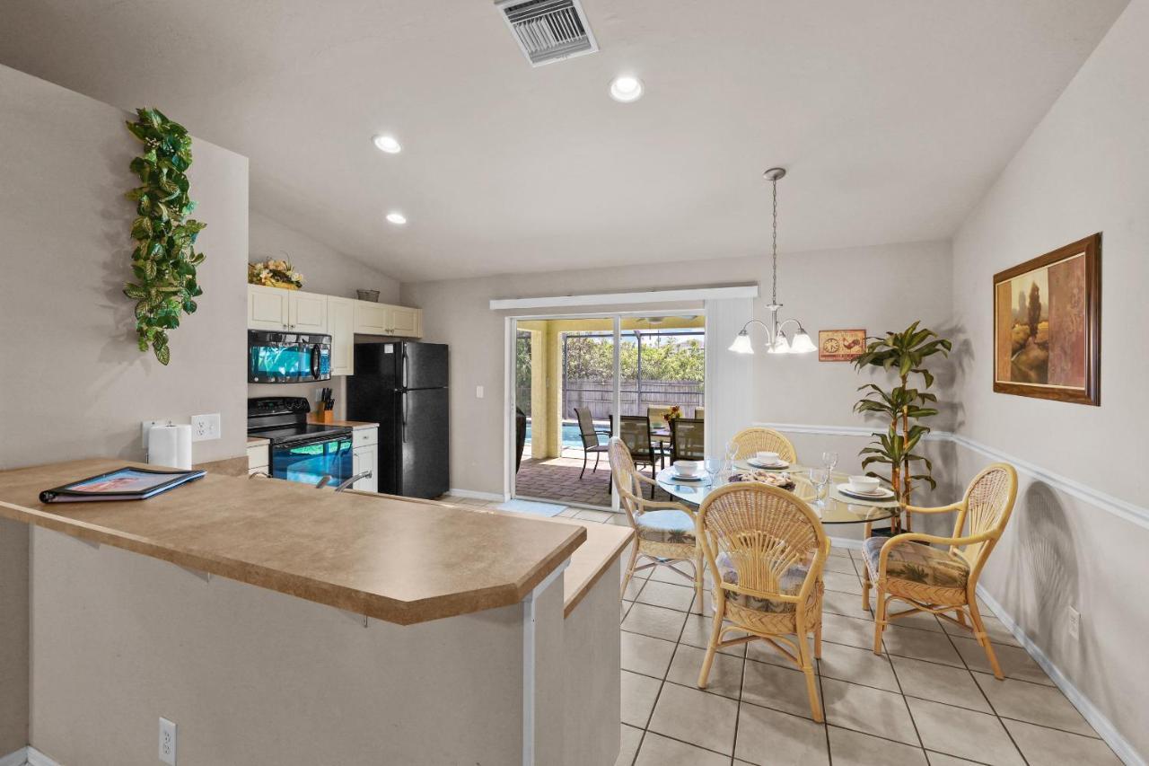 Family Vacation, Heated Pool, Wake Up To Enjoy The Sunrise - Villa Pine Island Cape Coral Exteriör bild