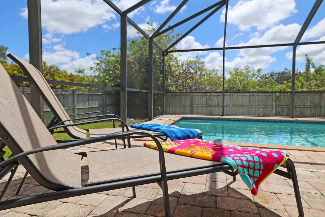 Family Vacation, Heated Pool, Wake Up To Enjoy The Sunrise - Villa Pine Island Cape Coral Exteriör bild